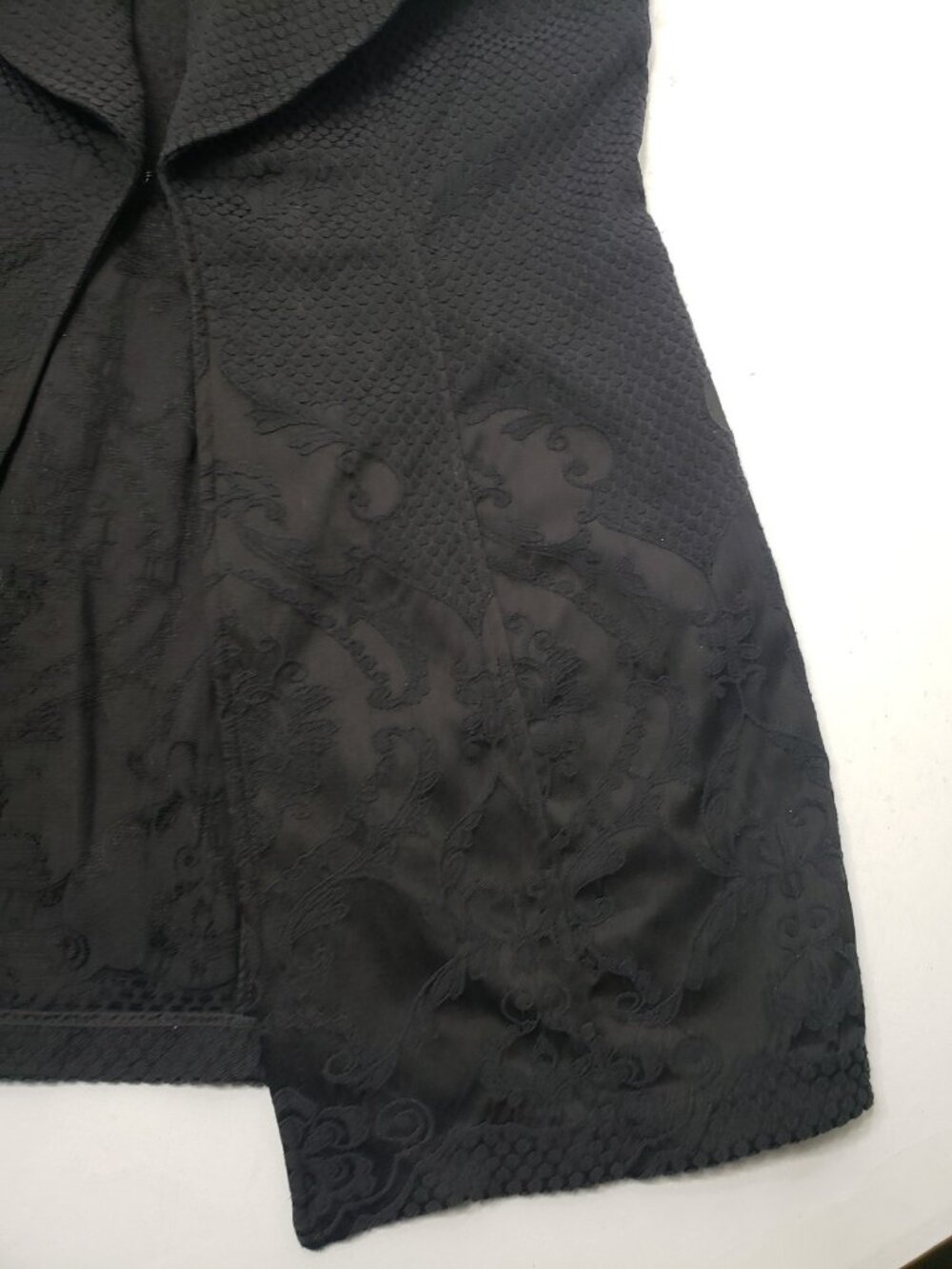 Peter Nygard Womens Size 16 Black Long Vest Textured Floral Open Front - Picture 7 of 14